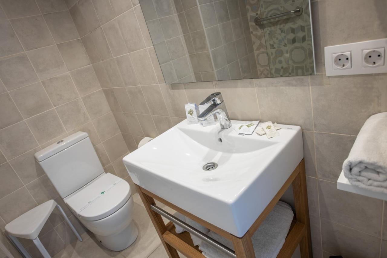 Economy Double or Twin Room