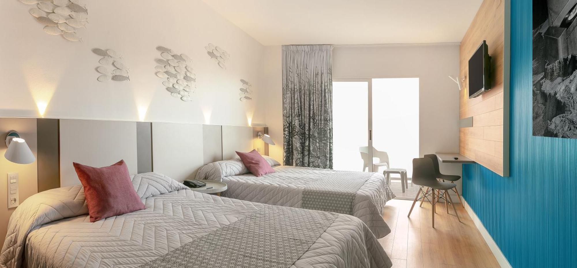 Superior Family Room (2 Adults + 1 Child)