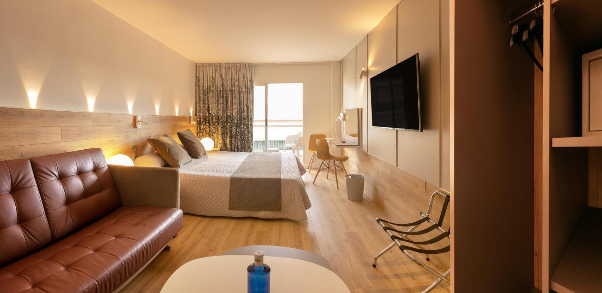 Junior Suite (2 Adults + 1 Child)
