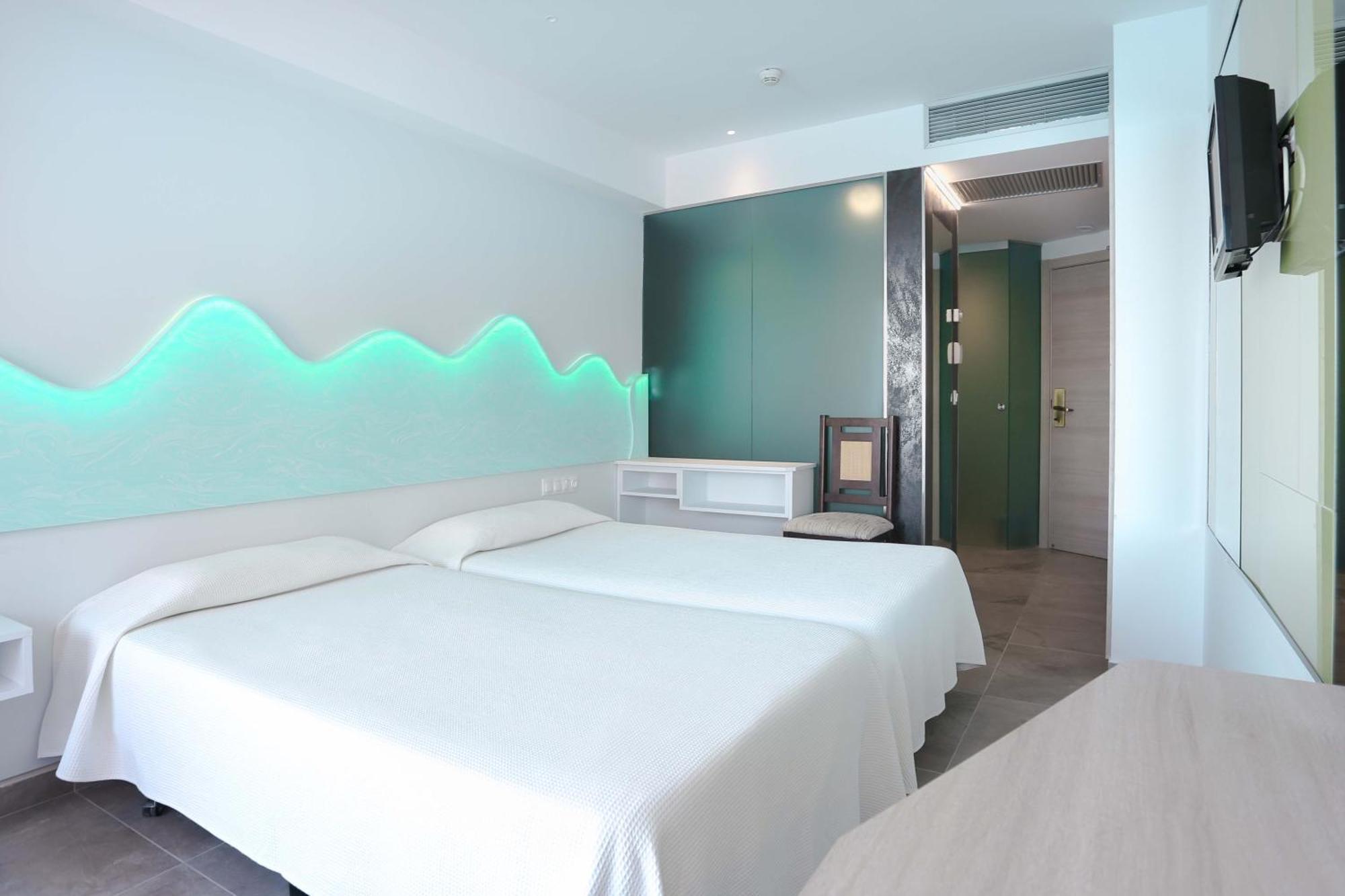 Twin Room Sea View