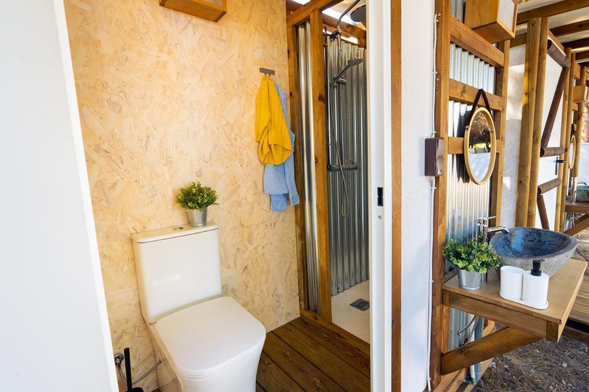 Tienda Emperador Junior con baño privado