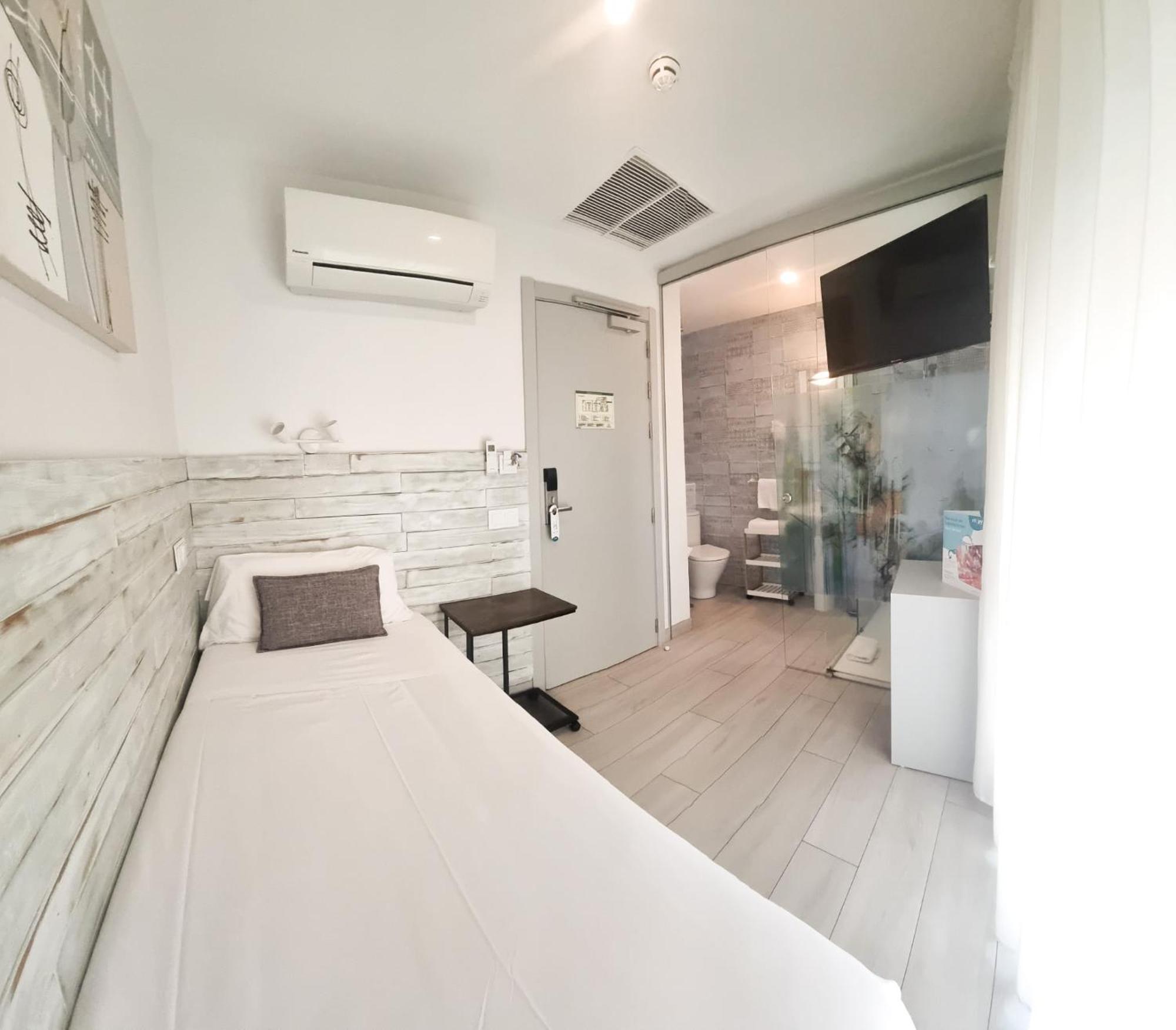 Single Room,1739401955:JPEG