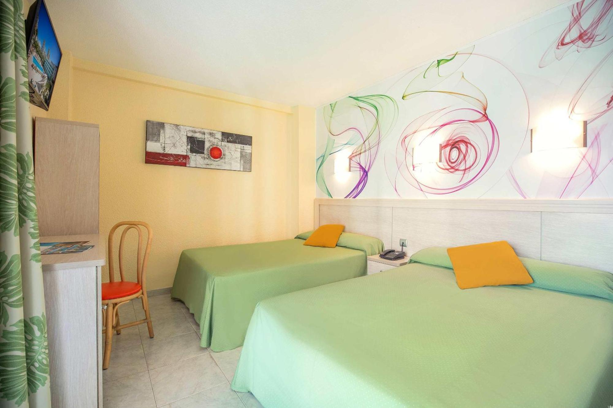 Double Room (3 Adults + 1 Child),1697790143:JPEG