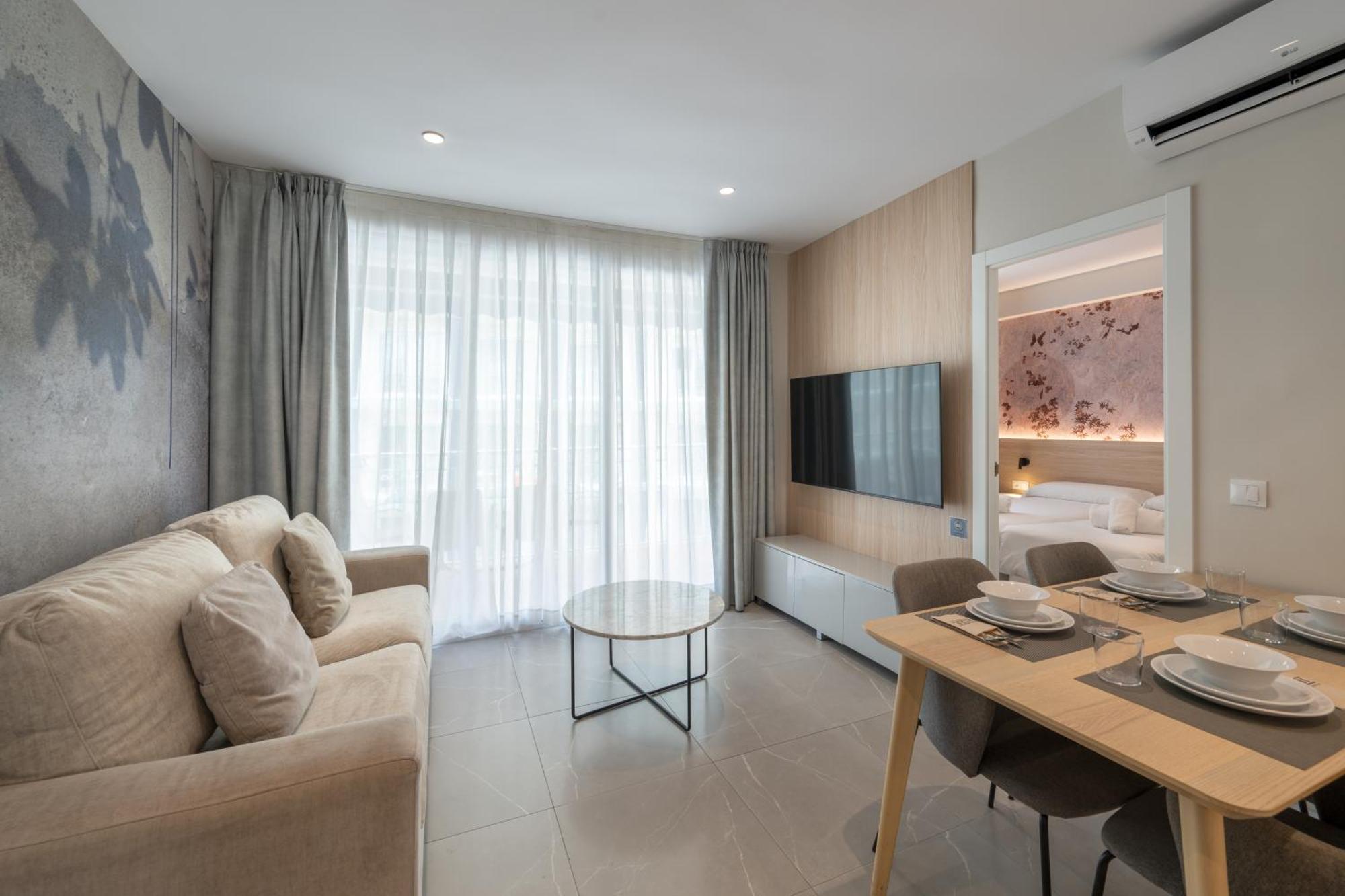 Three-Bedroom Deluxe Apartment