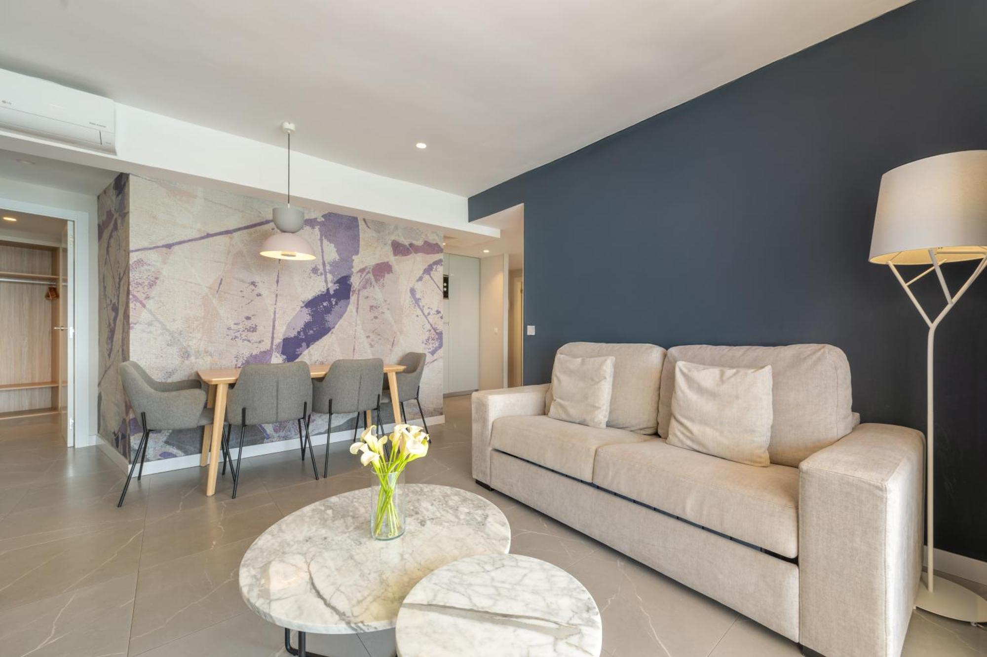 Four Bedroom Apartment Front Sea View