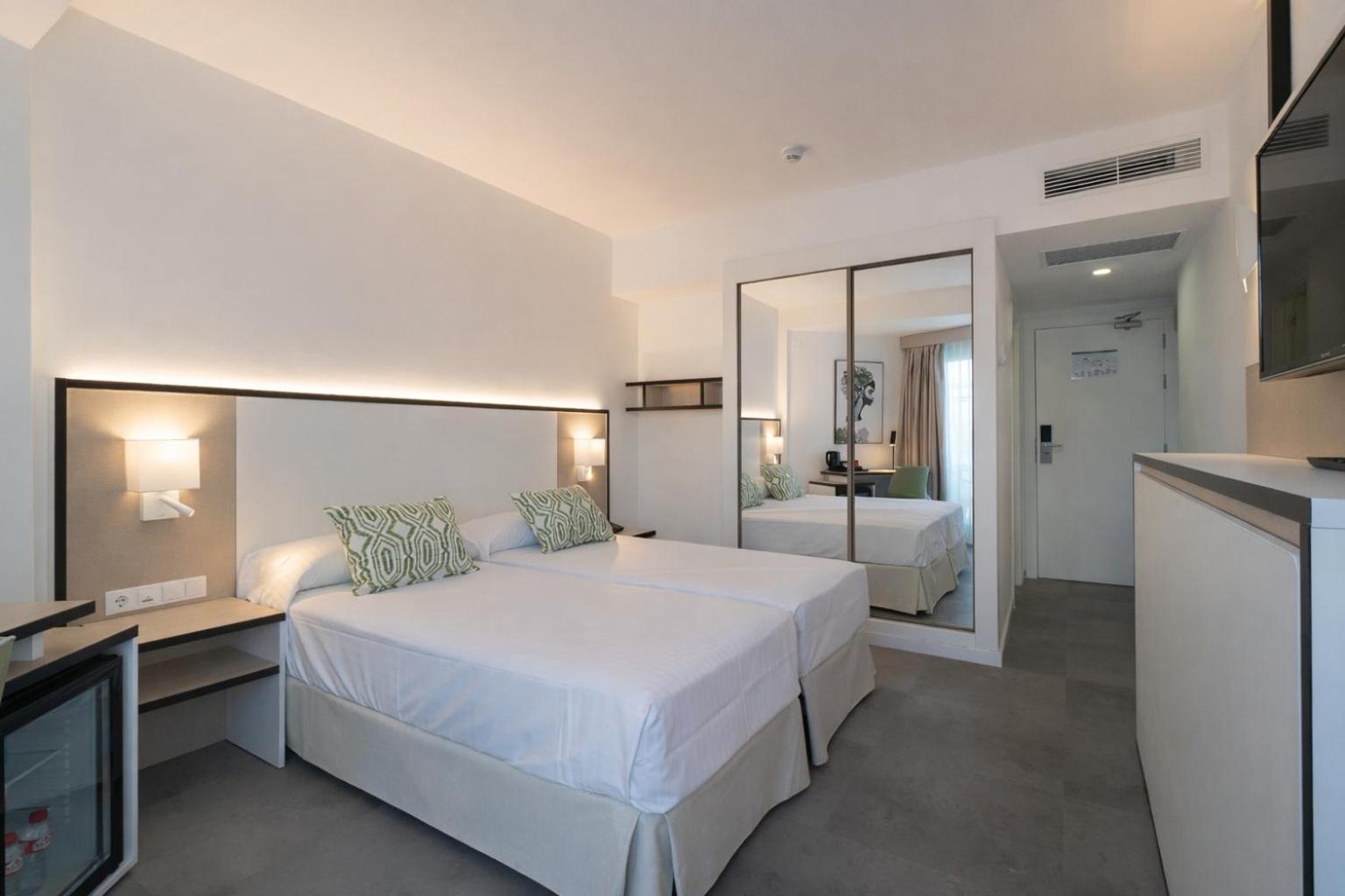 Twin Room with Balcony