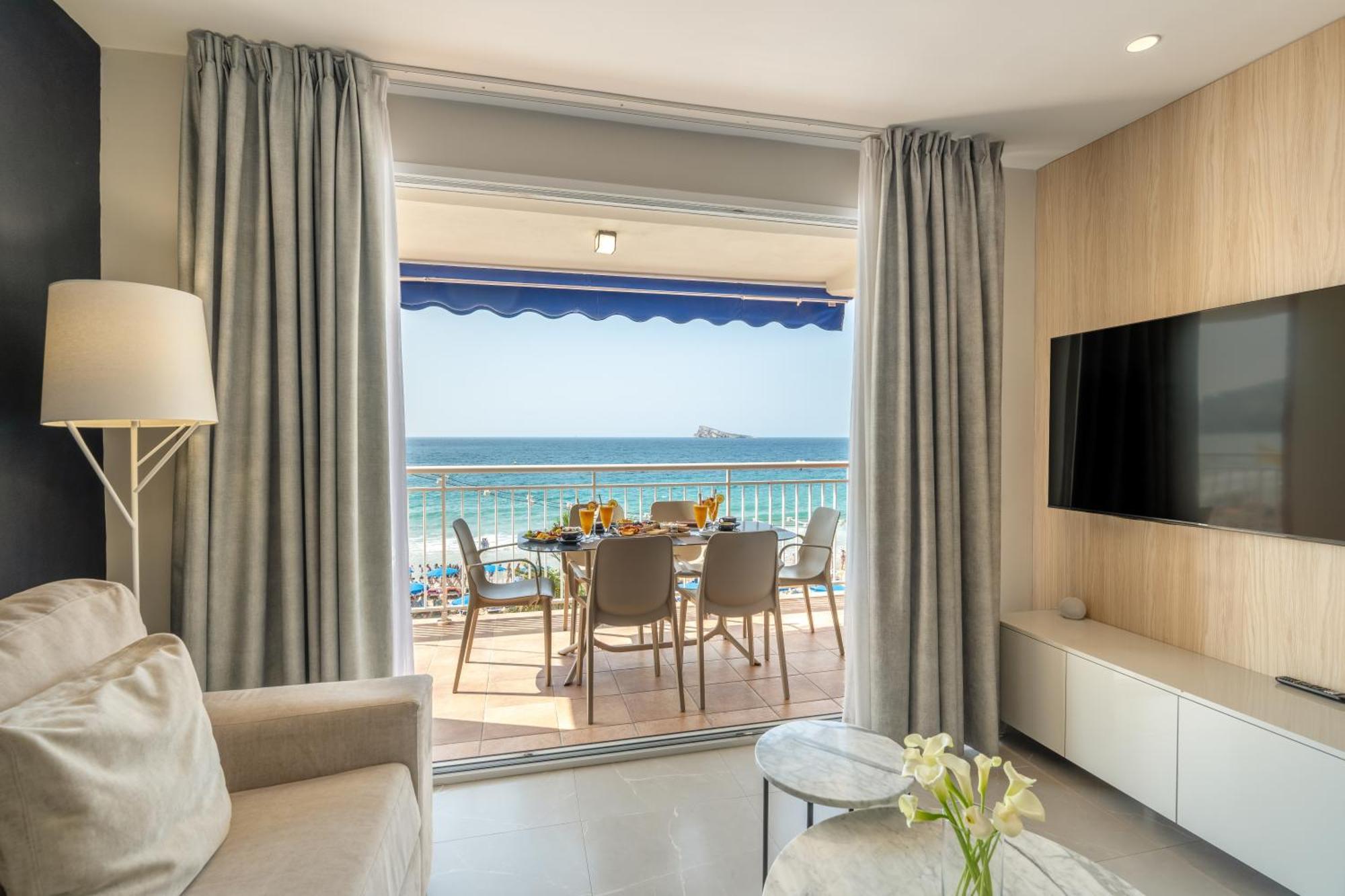 Four Bedroom Apartment Front Sea View