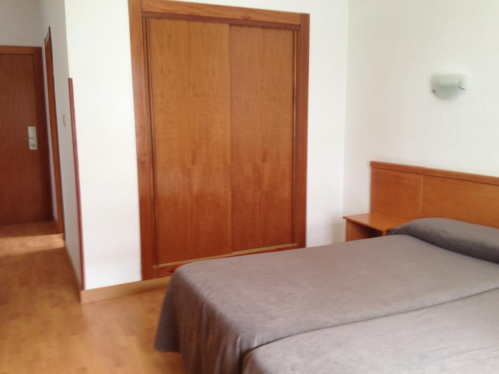 Budget Twin Room,379155256:JPEG
