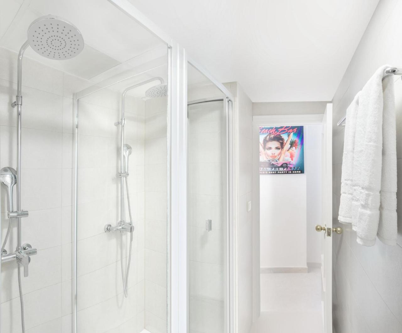 One-Bedroom Apartment (2 Adults),832493435:JPEG