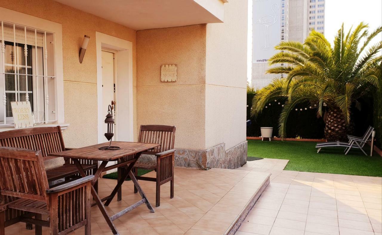 Three-Bedroom House,877060907:JPEG