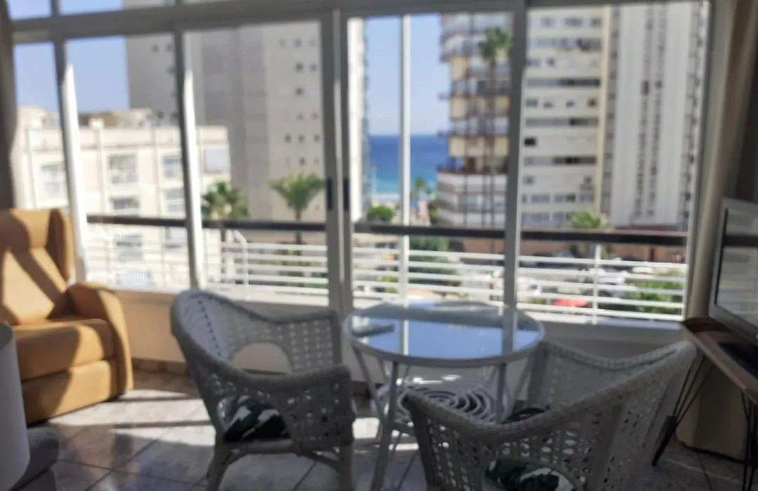 Apartamento Mediterraneo, Muy Centrico, En Plaza Triangular, Soleado, Con Jardines Y Piscina Y La Playa Enfrente Andando, Con Parking Exterior Comunitario-1