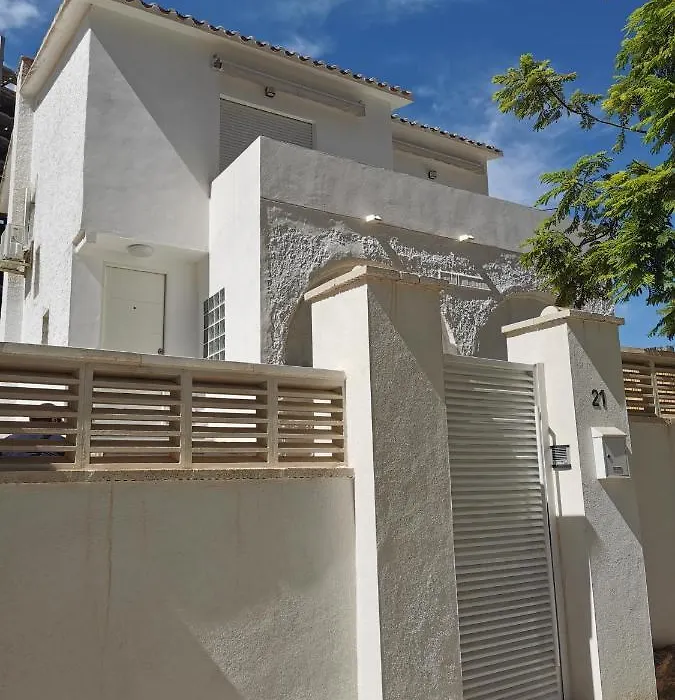 Casa Mya Con Terreno Privado Y Parking Compartido - A 800M De Playa Poniente-1