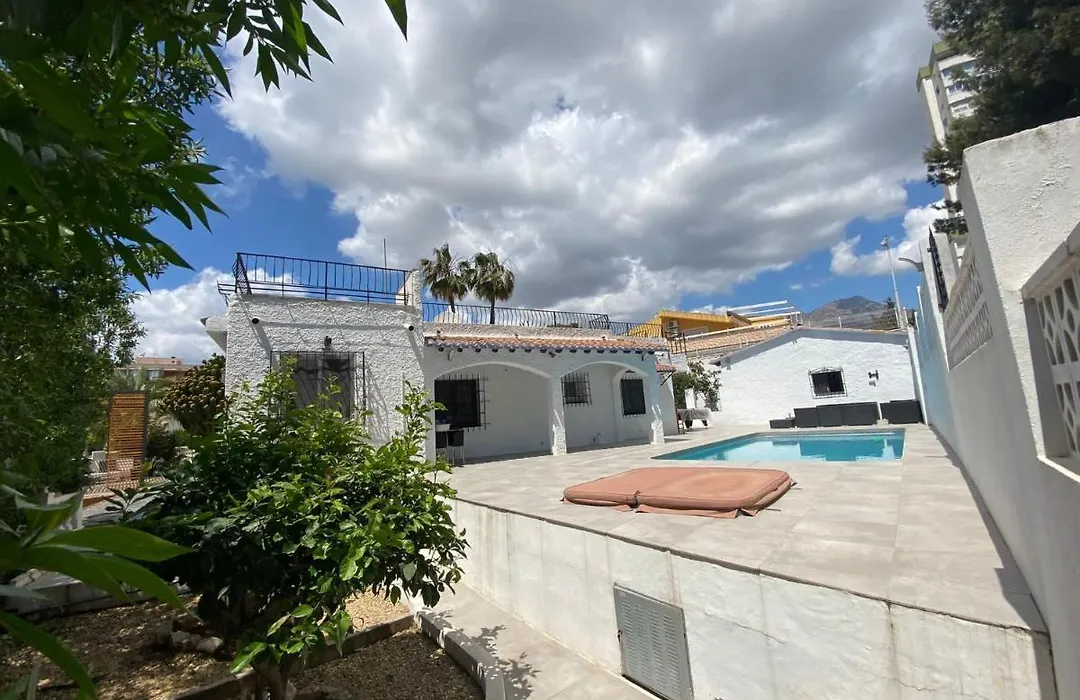 Villa Con Piscina A Un Paso De La Playa-1