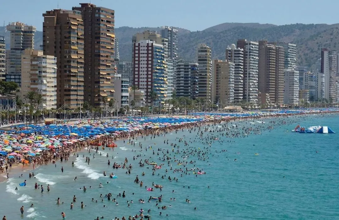 1ª Linea Playa Benidorm Con Aire Acon, 2 Hab Y Sofa Cama, Hasta 6 Pers, Apt El Pato Con Parking-1