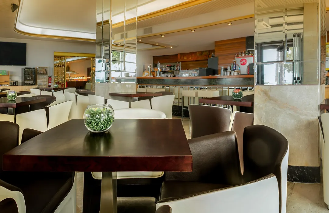 Gran Hotel Delfin-1