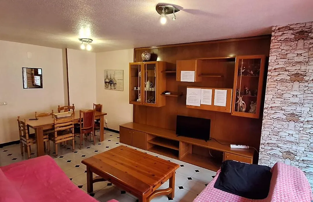 Apartamentos Casa May 1- Centro Benidorm-Solo Mayores De 30 Anos Y Familias-1