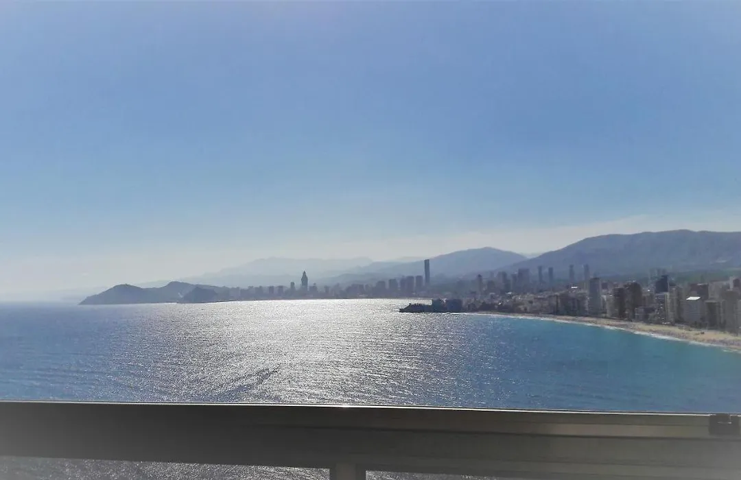 Benidorm Gemelos Sealine-1