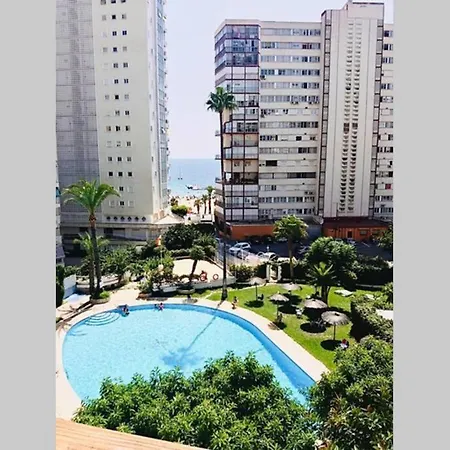 Apartamento Mediterraneo, Muy Centrico, En Plaza Triangular, Soleado, Con Jardines Y Piscina Y La Playa Enfrente Andando, Con Parking Exterior Comunitario-2