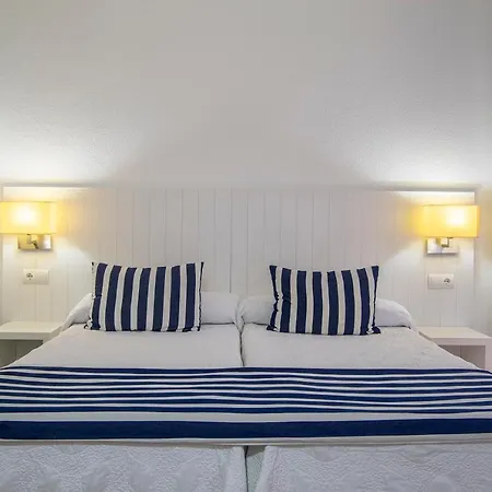 Apartamentos La Mar-3