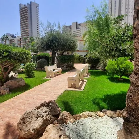 Two Bedroom Townhouse Bungalow In A Secure Complex In Benidorm Free Wifi-3
