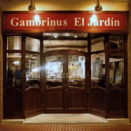 Hostal El Jardin-3